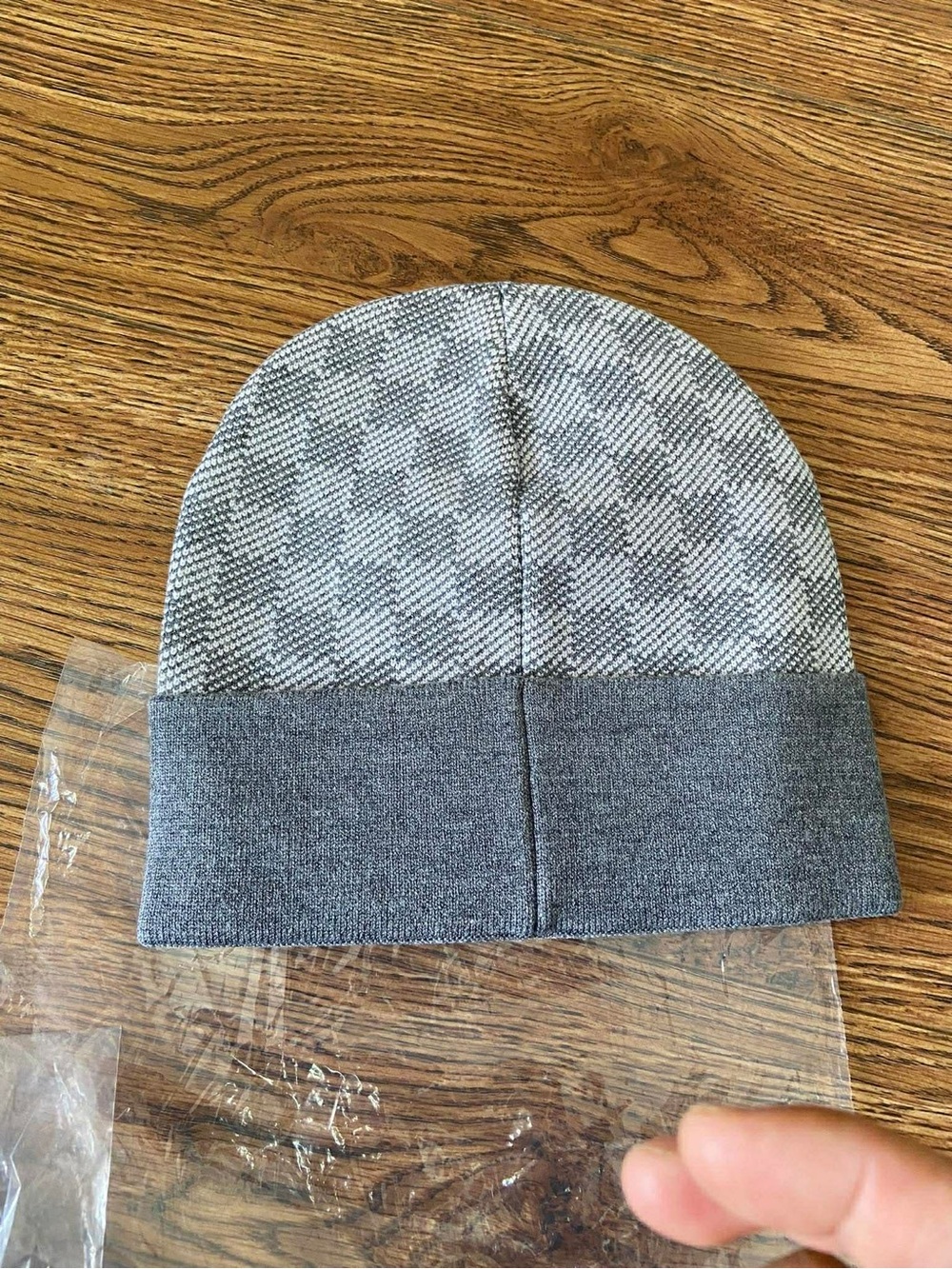 Louis Vuitton Two-Tone Gray Knit Beanie with LV Patch - Picture 2 of 2